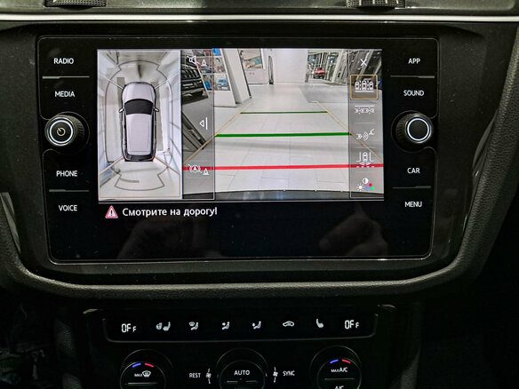 2020 Volkswagen Tiguan II, чёрный, 3410000 рублей - вид 20