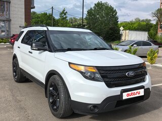 2015 Ford Explorer V Рестайлинг, белый, 2100000 рублей, вид 2