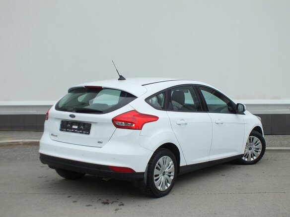 2019 Ford Focus III Рестайлинг, белый - вид 2