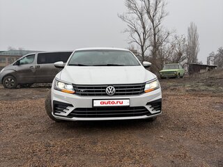 2017 Volkswagen Passat (North America and China) I Рестайлинг, белый, 1550000 рублей, вид 4