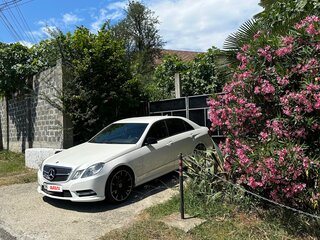 2012 Mercedes-Benz E-Класс 200 7G-Tronic IV (W212, S212, C207), белый, 1850000 рублей, вид 3