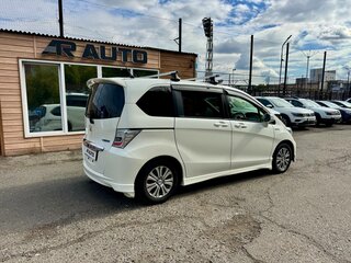 2012 Honda Freed I Рестайлинг, белый, 1159000 рублей, вид 5