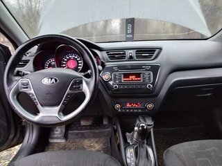 2017 Kia Rio III Рестайлинг, серый, 900000 рублей, вид 4