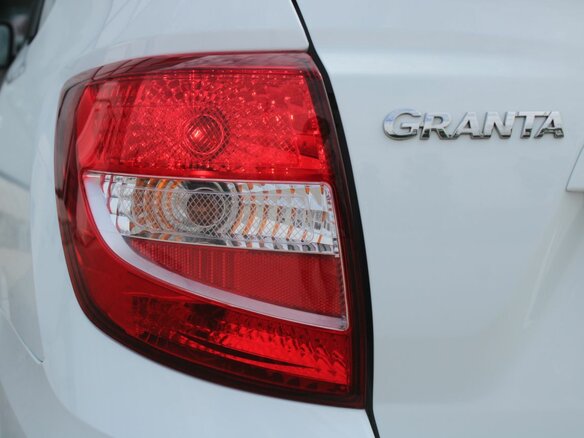 2023 Lada (ВАЗ) Granta I Рестайлинг, белый, 680000 рублей - вид 9