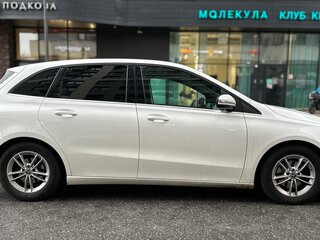 2019 Mercedes-Benz B-Класс 180 III (W247), белый, 2100000 рублей, вид 4