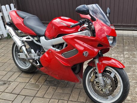 1998 Honda VTR 1000, красный, 320000 рублей, вид 1