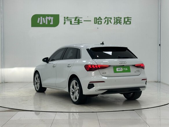 2022 Audi A3 Sportback 35 TFSI IV (8Y), белый, 2112000 рублей - вид 3