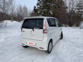 2017 Mitsubishi eK Custom I Рестайлинг, белый, 600000 рублей, вид 3