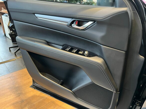 2025 Mazda CX-5 II Рестайлинг, чёрный, 5100000 рублей - вид 17
