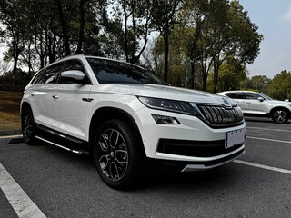 2023 Skoda Kodiaq I Рестайлинг, белый, 2950777 рублей, вид 3