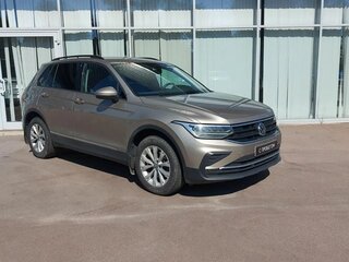 2021 Volkswagen Tiguan II Рестайлинг, коричневый, 2420000 рублей, вид 3