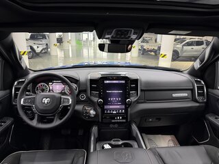 2024 Ram 1500 Crew Cab V Рестайлинг, синий, 7850000 рублей, вид 5
