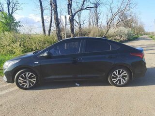 2017 Hyundai Solaris II, чёрный, 1300000 рублей, вид 4