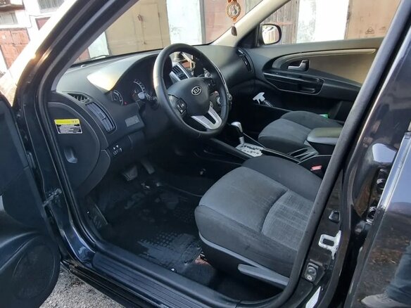 2012 Kia Ceed I Рестайлинг, чёрный, 600000 рублей - вид 4