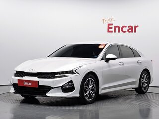 2023 Kia K5 LPi III Рестайлинг, белый, 2250000 рублей, вид 1