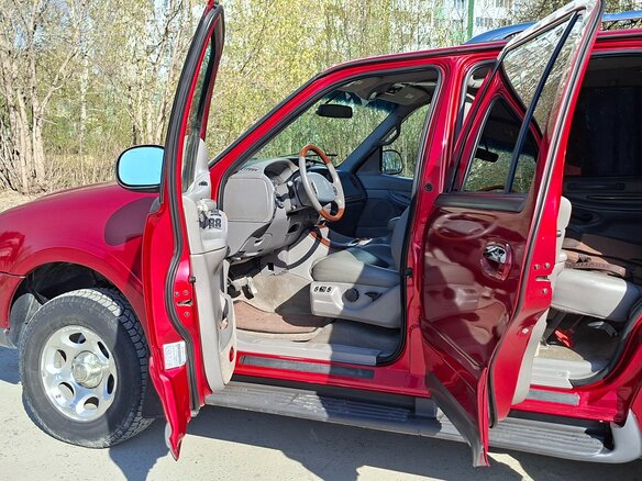 1997 Lincoln Navigator I, красный, 1000000 рублей - вид 19