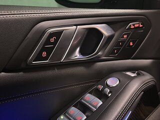 2023 BMW X7 40d I (G07) Рестайлинг, серый, 9999999 рублей, вид 5