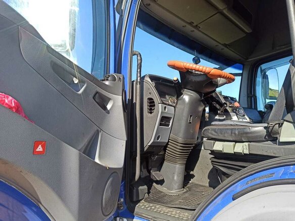 2012 Mercedes-Benz Axor, синий, 3200000 рублей - вид 21