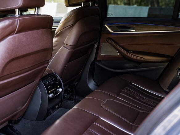 2020 BMW 5 серии 530i xDrive VII (G30/G31/G38) Рестайлинг, серый, 6000000 рублей - вид 22