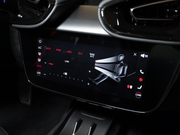 2025 Ferrari 12Cilindri, красный - вид 38
