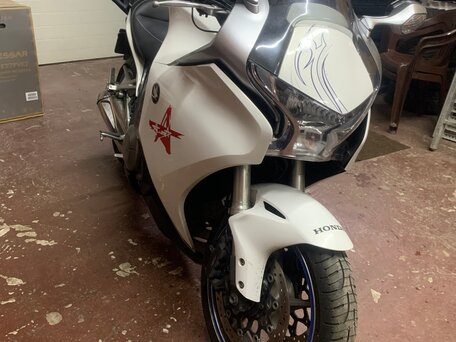 2010 Honda VFR 1200, белый, 715000 рублей, вид 2