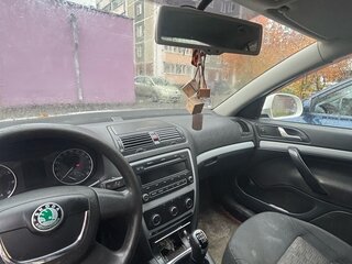 2010 Skoda Octavia Czech market II (A5) Рестайлинг, белый, 550000 рублей, вид 5