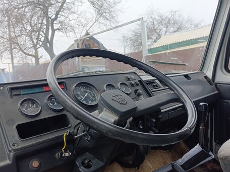 2001 ГАЗ 3308, белый, 430000 рублей, вид 3