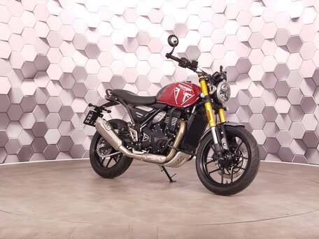 2024 Triumph Speed 400, красный, 577000 рублей, вид 1