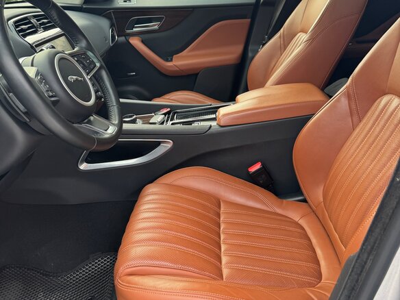 2018 Jaguar F-Pace I, серебристый, 4500000 рублей - вид 12