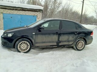 2011 Volkswagen Polo V, чёрный, 700000 рублей, вид 4