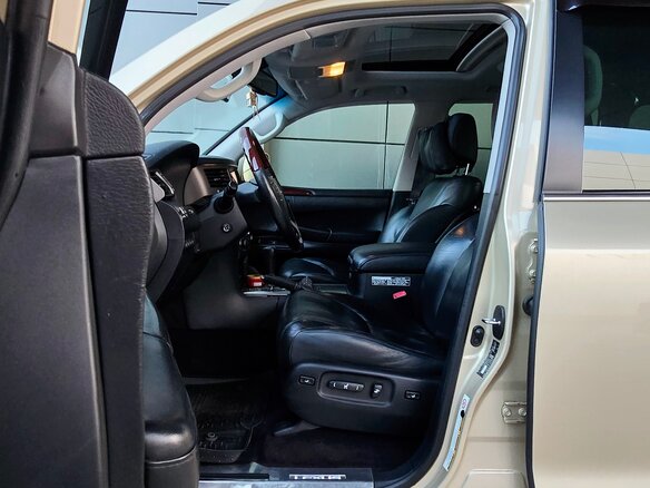 2011 Lexus LX 570 III, золотистый, 4700000 рублей - вид 8