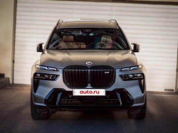 2022 BMW X7 M60i I (G07) Рестайлинг, серый, 17850000 рублей