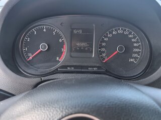 2017 Volkswagen Polo V Рестайлинг, жёлтый, 410000 рублей, вид 2