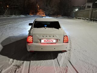 2017 Lada (ВАЗ) Priora I Рестайлинг, белый, 680000 рублей, вид 2