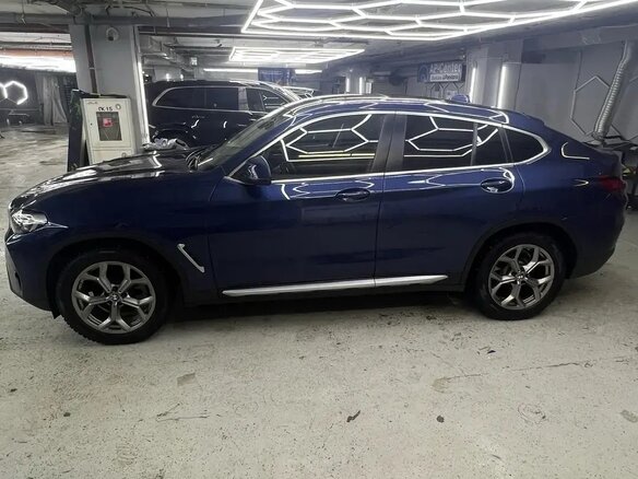 2022 BMW X4 20i II (G02) Рестайлинг, синий, 5850000 рублей - вид 3