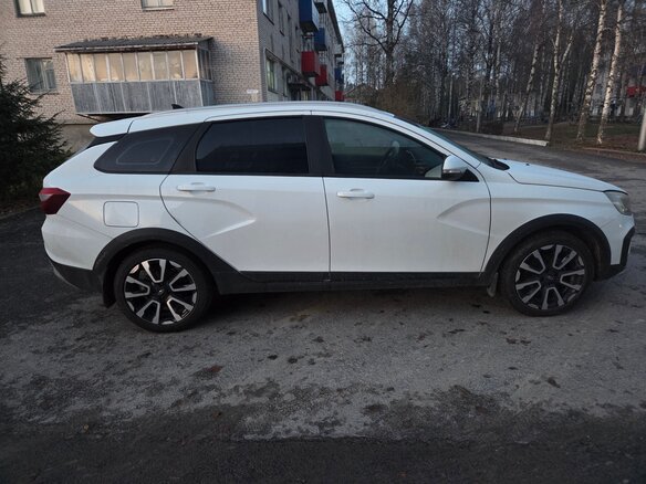 2024 Lada (ВАЗ) Vesta SW I Рестайлинг (NG), белый, 1450000 рублей - вид 3