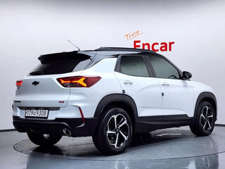 2023 Chevrolet TrailBlazer III, белый, 2200000 рублей, вид 2