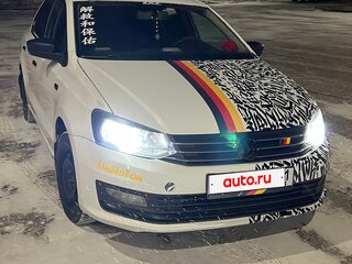 2017 Volkswagen Polo V Рестайлинг, белый, 999999 рублей, вид 5