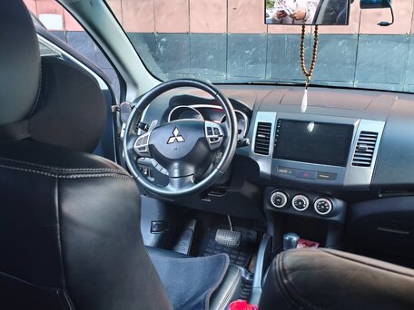 2008 Mitsubishi Outlander II, белый, 870000 рублей, вид 1