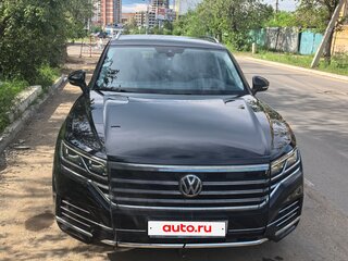 2020 Volkswagen Touareg III, чёрный, 6600000 рублей, вид 2