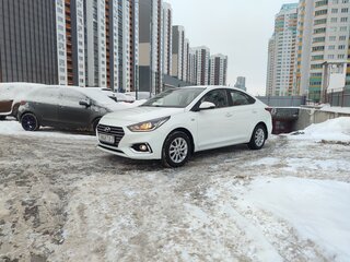 2017 Hyundai Accent V, белый, 1030000 рублей, вид 1