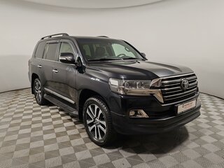 2017 Toyota Land Cruiser 200 Series Рестайлинг 2, чёрный, 5849000 рублей, вид 3