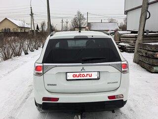 2013 Mitsubishi Outlander III, белый, 1750000 рублей, вид 5