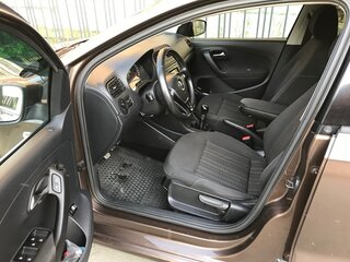 2017 Volkswagen Polo V Рестайлинг, коричневый, 1050000 рублей, вид 5