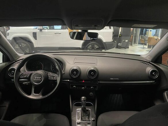 2018 Audi A3 III (8V) Рестайлинг, серый, 1959000 рублей - вид 25