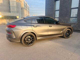 2022 BMW X6 40i III (G06), серый, 8400000 рублей, вид 3