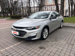 2022 Chevrolet Malibu IX Рестайлинг, серебристый, 1244740 рублей, вид 1