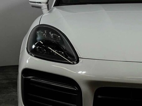 2020 Porsche Cayenne III, белый, 8990000 рублей, вид 4