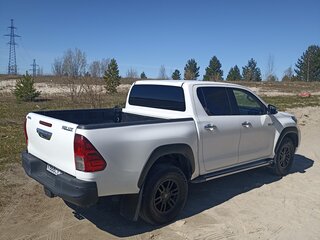 2015 Toyota Hilux VIII, белый, 2550000 рублей, вид 2