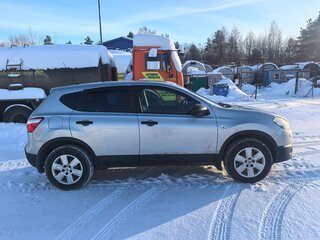 2011 Nissan Qashqai I Рестайлинг, серебристый, 750000 рублей, вид 2